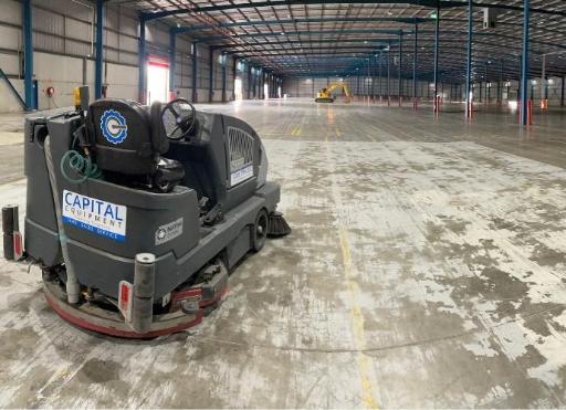 Nilfisk CS7010 Combination Sweeper-Scrubber Warehouse Cleaning
