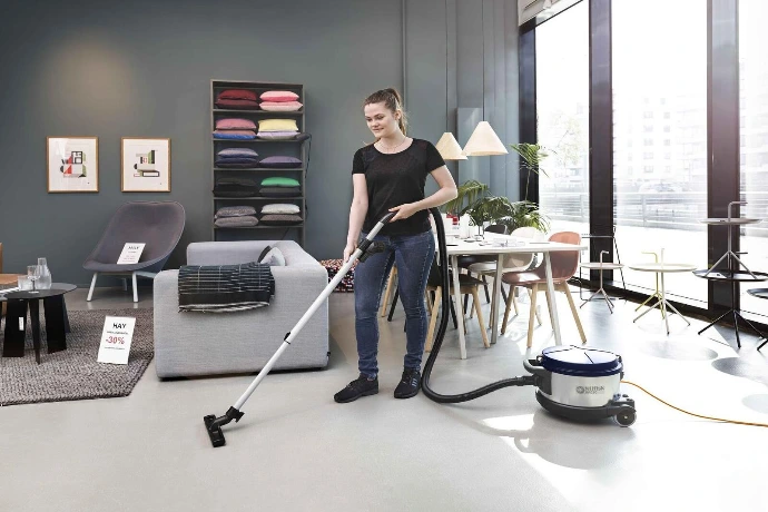 Retail vacuum cleaning