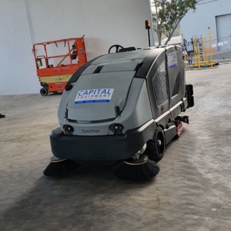 CS7010 Industrial Sweeper Scrubber Onsite