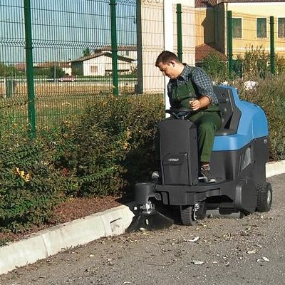 FS800B Battery Powered Ride-On Sweeper